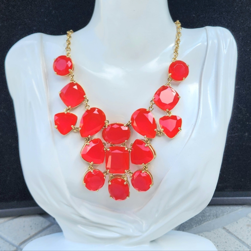 Kate Spade Vegas Jewels Facet Cluster Pink Bib Necklace - Picture 2 of 9